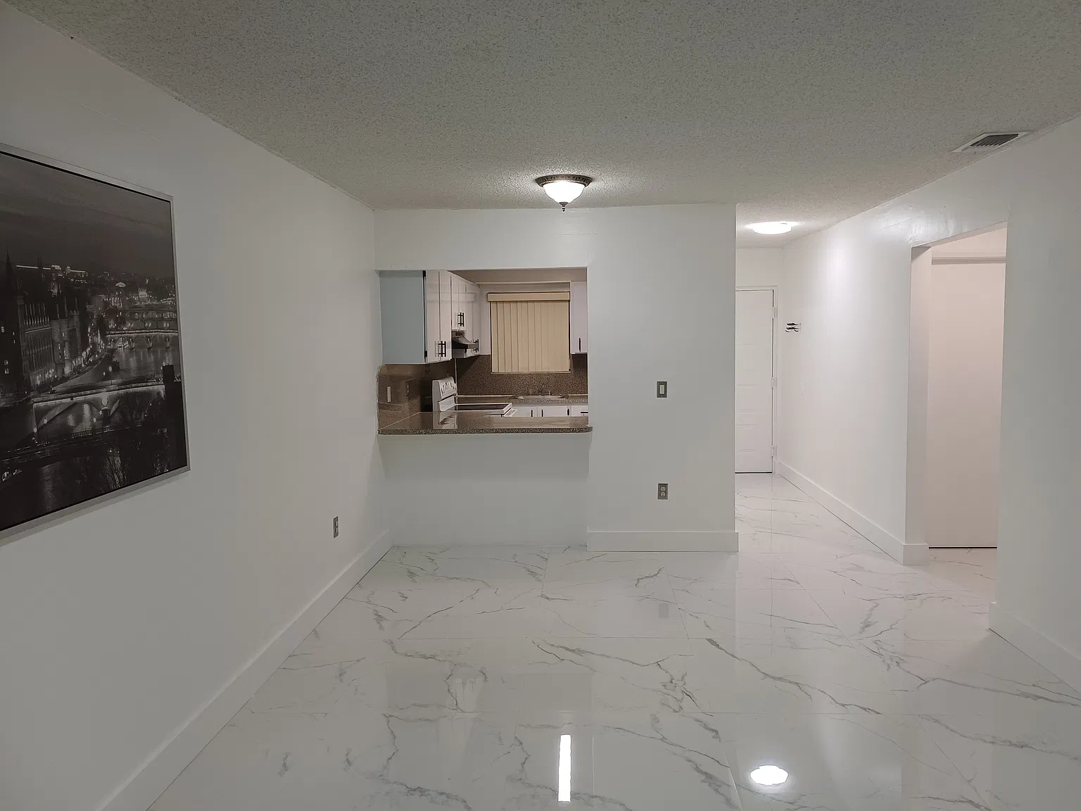 2 bed, 1.5 bath, 860 sqft, $2,100 — Photo 1