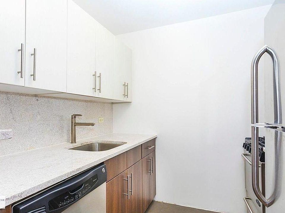 2nd image of 30 W 18th St APT 16D