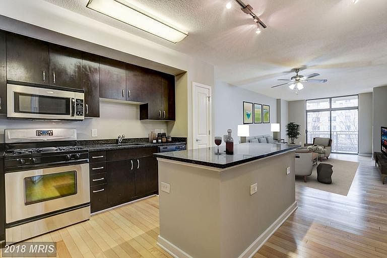 Kitchen (1 of 3)