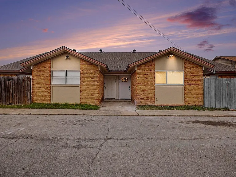 716 E Pecan St #722 — Photo 24