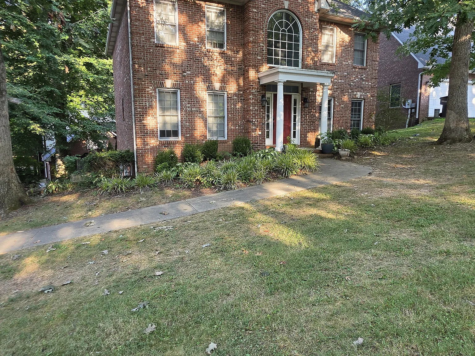 5 bed, 3352 sqft, $2,850 — Photo 3