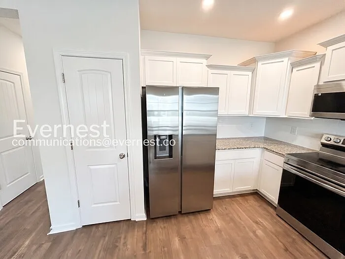 232 Ansley Way — Photo 6