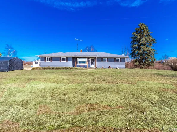 1036 W Brown Rd, Mayville, MI 48744