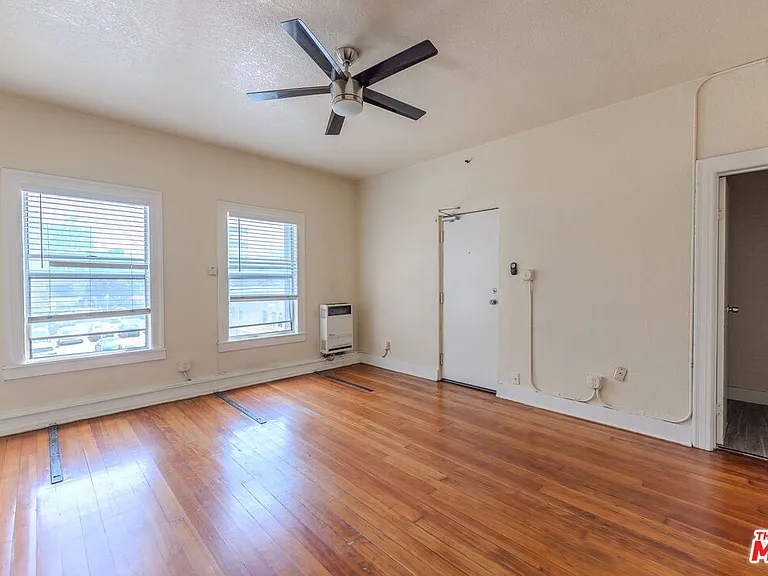 661 Shatto Pl #301 — Photo 3