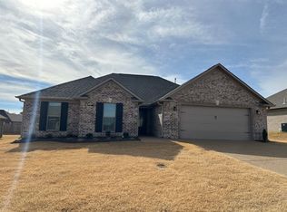 14 Walnut Ridge Cv, Jackson, TN 38305