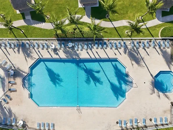 11102 NW 83rd St APT 217, Doral, FL 33178