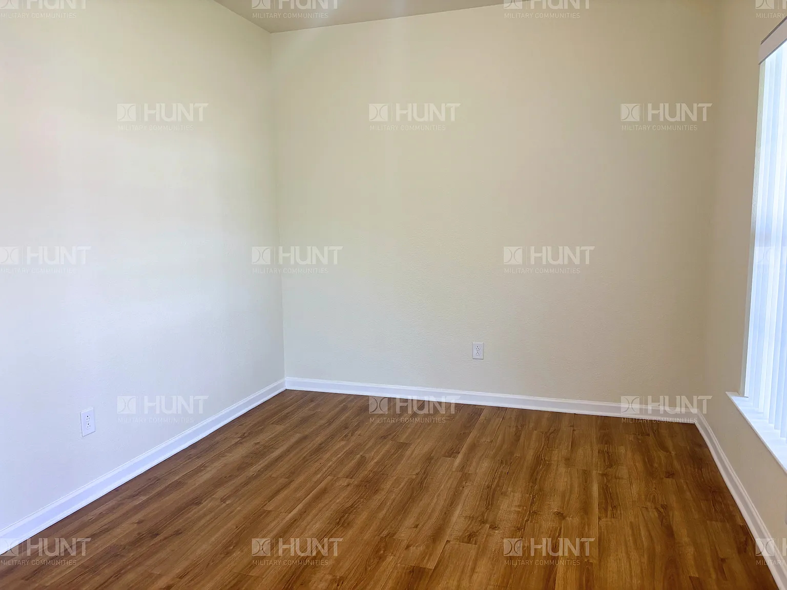 3 bed, 2.5 bath, 1636 sqft, $2,502 — Photo 3