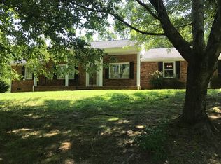 393 Antler Ln, Troutville, VA 24175