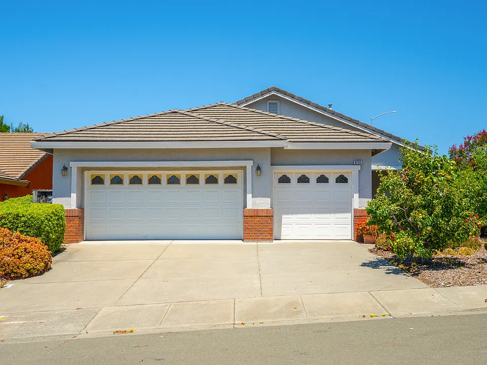 6295 Pebble Beach Dr