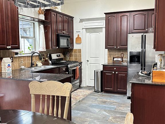 5th image of 605 Jade Cir