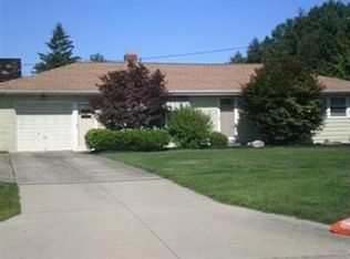 6504 Poplar Dr, Independence, OH 44131