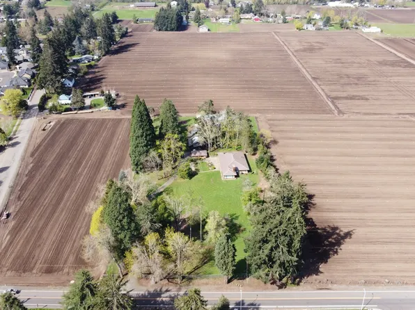 1733 N Holly St, Canby, OR 97013