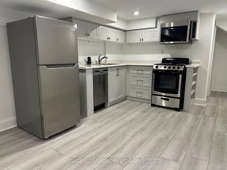 1208 College St #BASEMENT — Photo 1