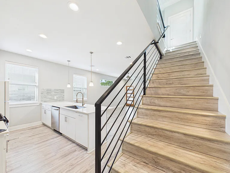 6713 Porter St #B — Photo 11