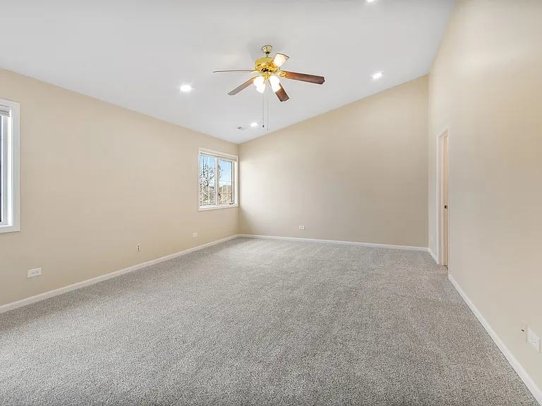 507 W Parkside Dr — Photo 9