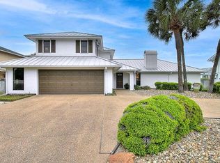 7 Pelican Dr, Rockport, TX 78382