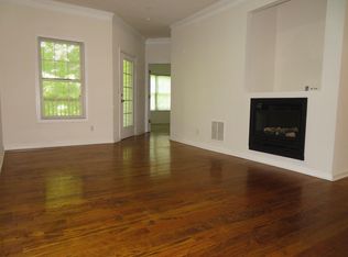 8825 Fairview Blf, Alpharetta, GA 30022