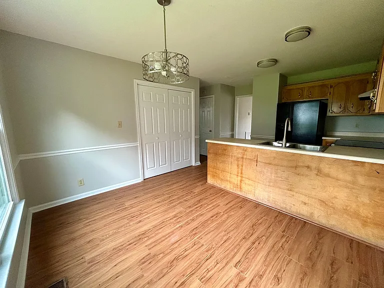 1225 Cobblestone Ln — Photo 13