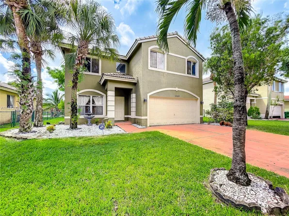 13458 SW 23rd St, Hollywood, FL 33027