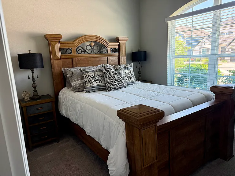 2413 Stella Ln — Photo 6