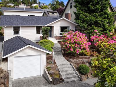 3236 32nd Avenue W, Seattle, WA, 98199