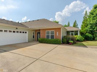 3904 Commonwealth Cir, Newnan, GA 30263