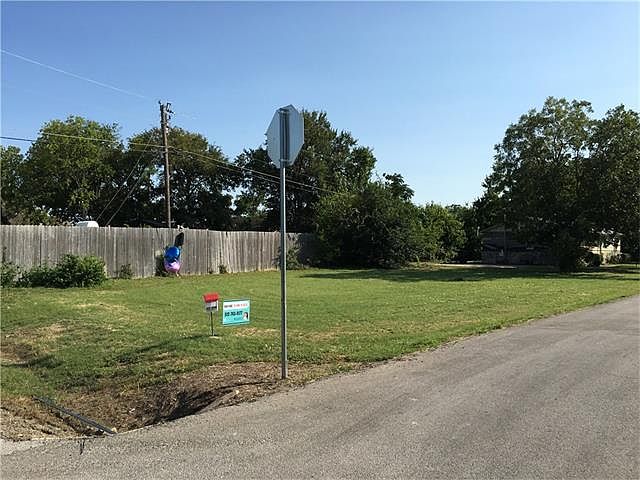1st image of 16305 Parkview Dr
