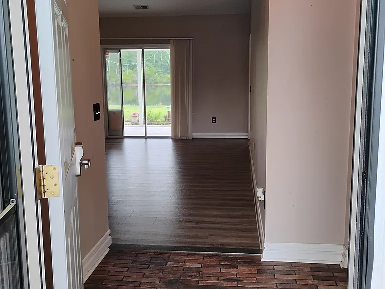 2551 Whetstone Ln — Photo 2