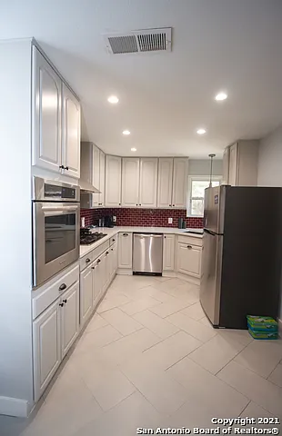 245 Calumet Pl — Photo 8