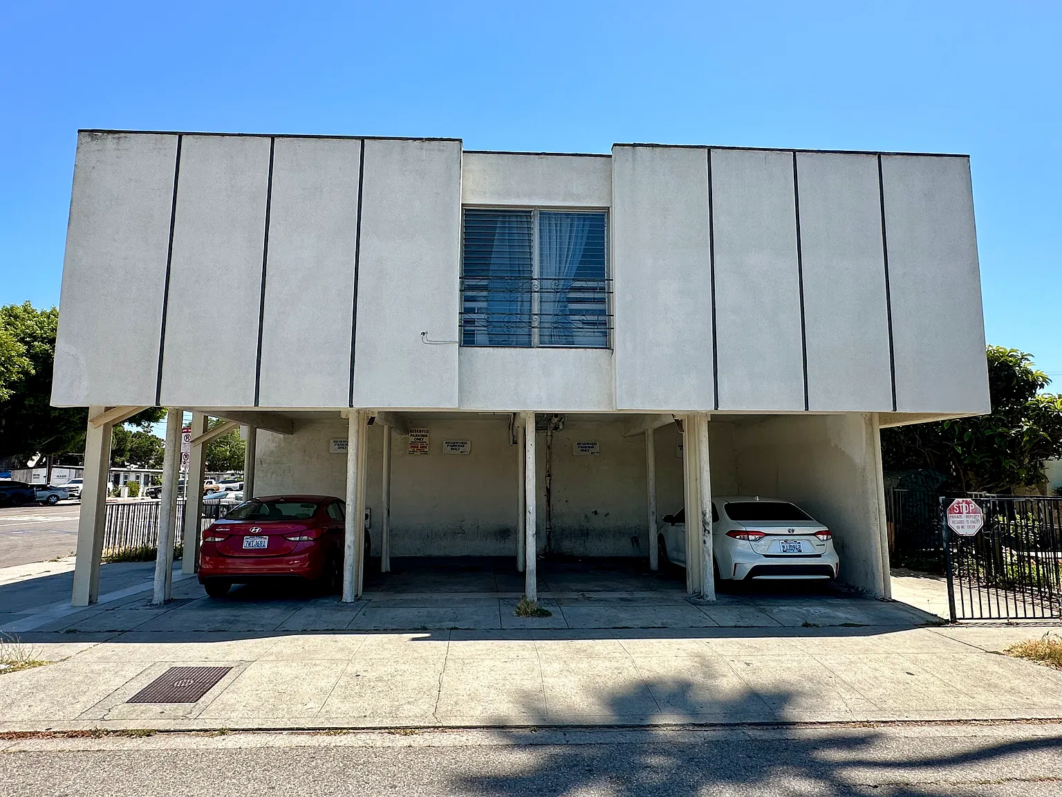 2 bed, 1.0 bath, 900 sqft, $2,150 — Photo 1