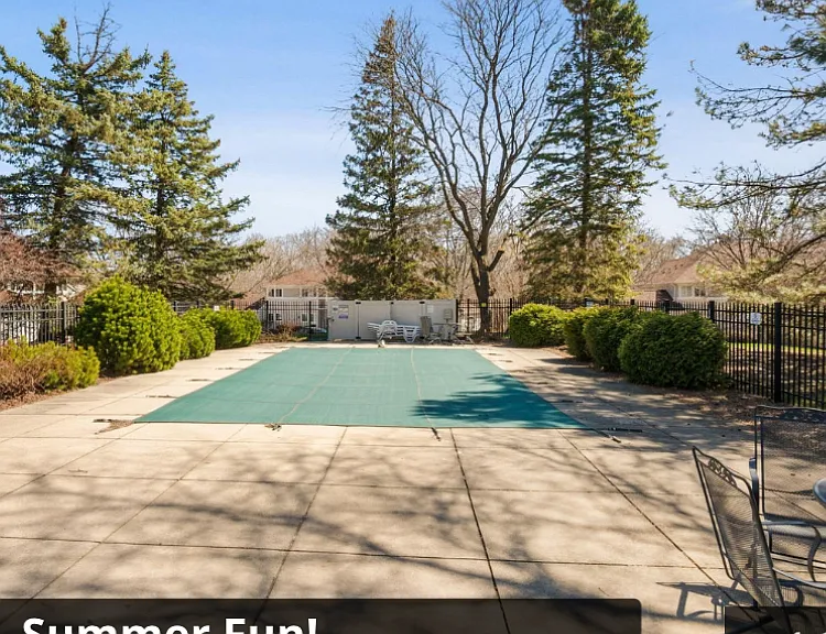 863 W Puetz Rd — Photo 3