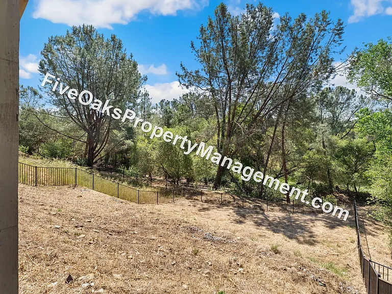 571 Willow Ridge Ct — Photo 28
