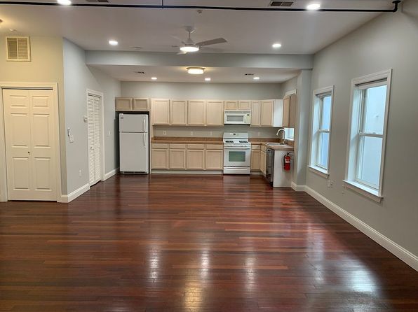 908 Main St APT 2B