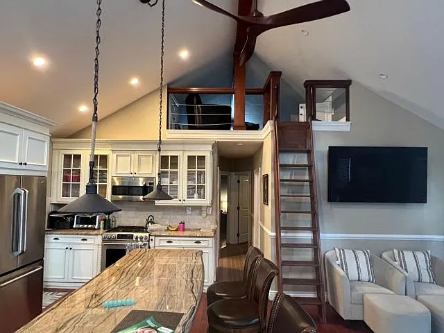 3 bed, 2.0 bath, $3,300 — Photo 4