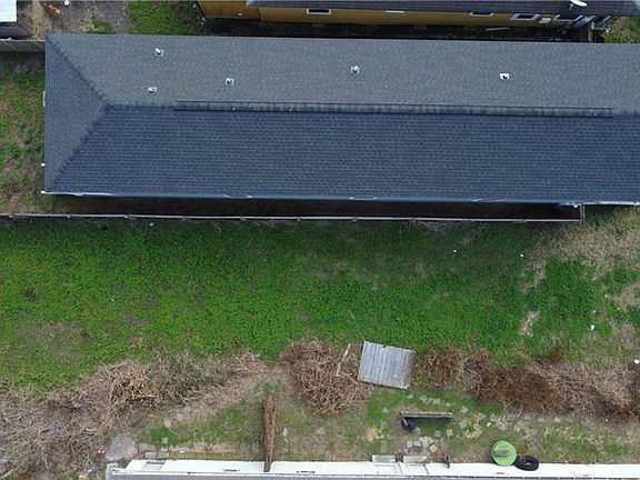 4th image of 2433 Pauger St
