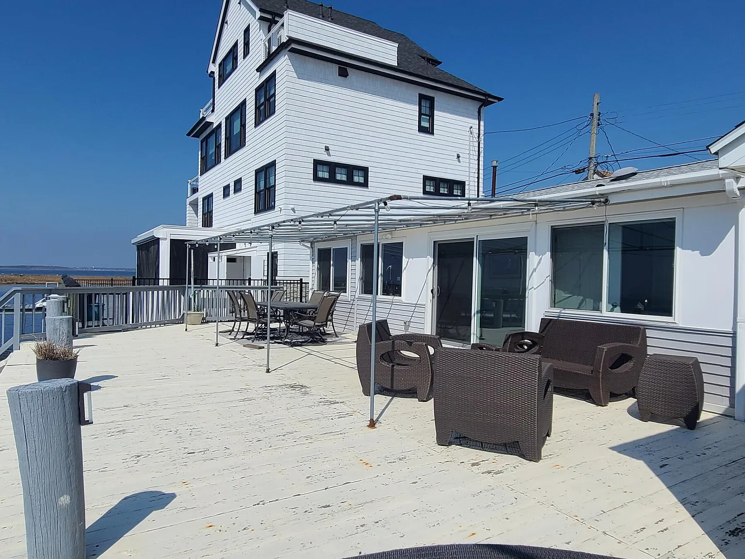 3 bed, 748 sqft, $2,350 — Photo 3