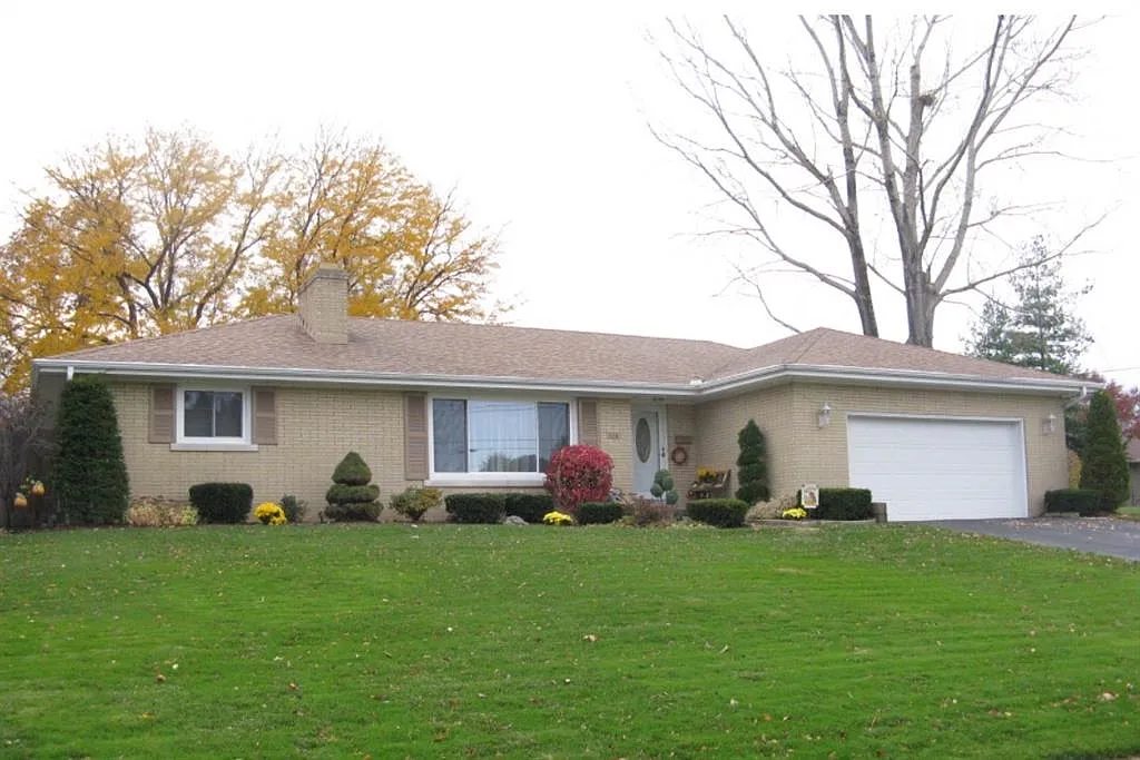 138 Lasalle Ave photo 1