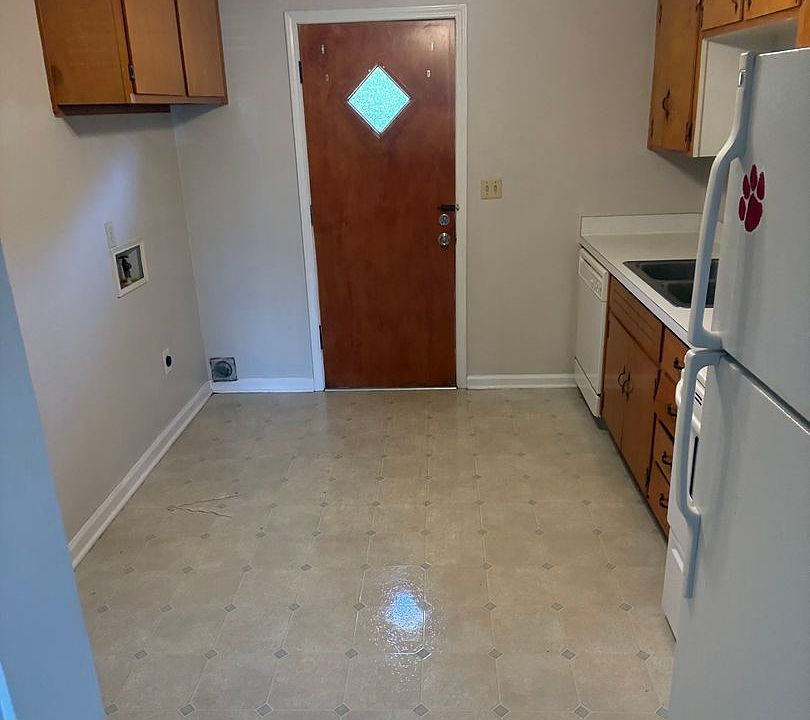 1st image of 700-796 N College Dr #3