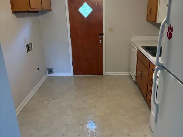 King Apartments, 700-796 N College Dr #3, Cedartown, GA 30125