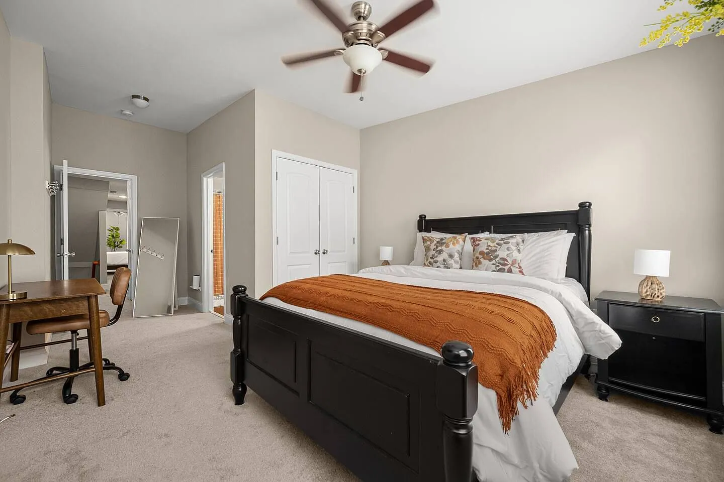 3 bed, 4.0 bath, 1962 sqft, $3,400 — Photo 1
