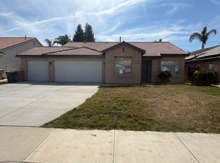 10213 Pyramid Peak Dr, Bakersfield, CA