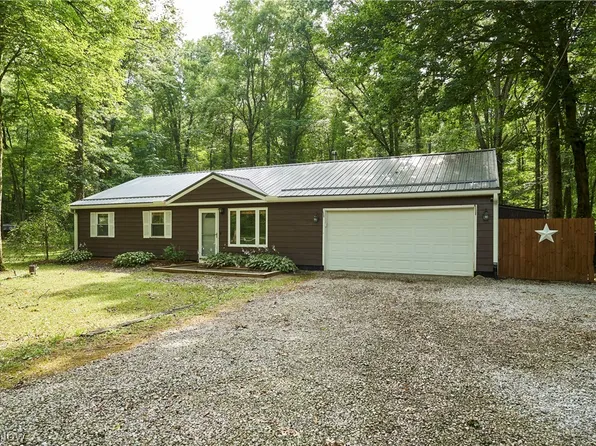 18550 Shaw Rd, Chagrin Falls, OH 44023