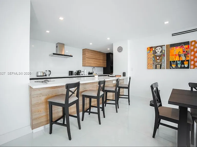 5600 Collins Ave #14K — Photo 23