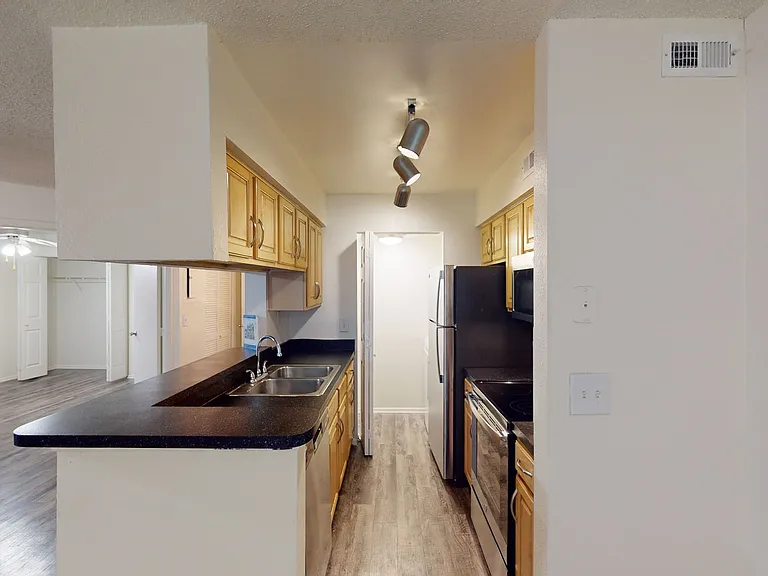 Lakewood Place — Photo 91