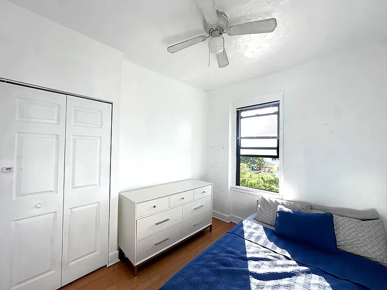21-37 33rd St #5C — Photo 9