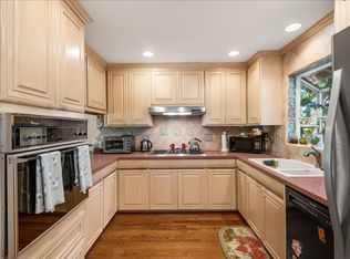 17 Williams Ln, San Carlos, CA 94070