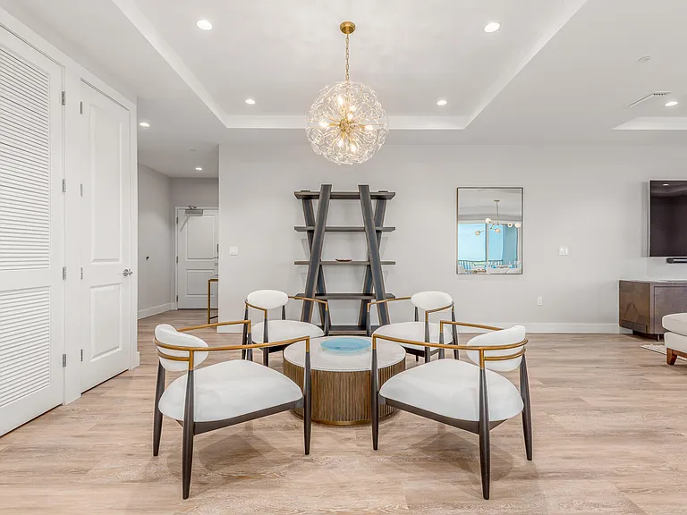 41 SW Seminole St #306 — Photo 17