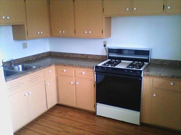 2nd image of 1015 Highland Ave APT 4