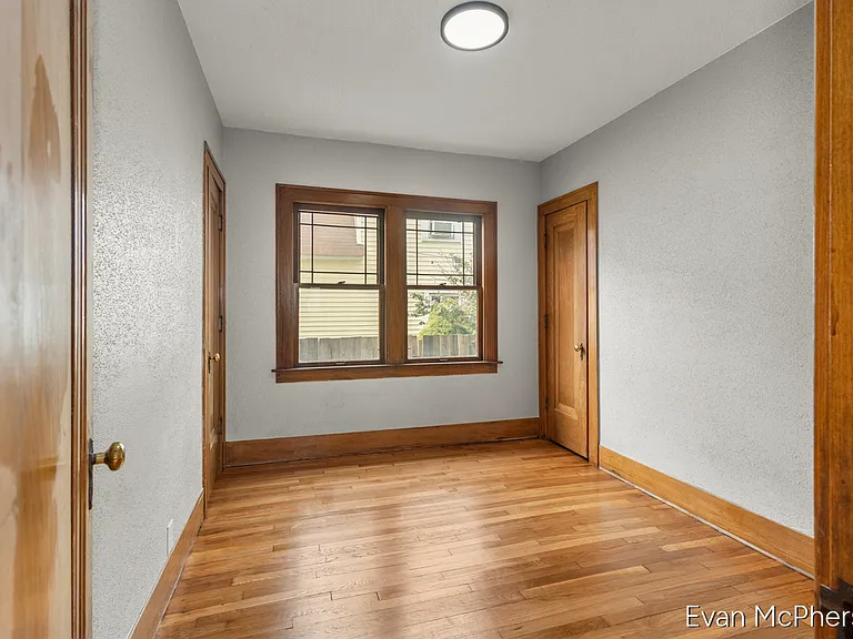 732 5th St NW — Photo 13