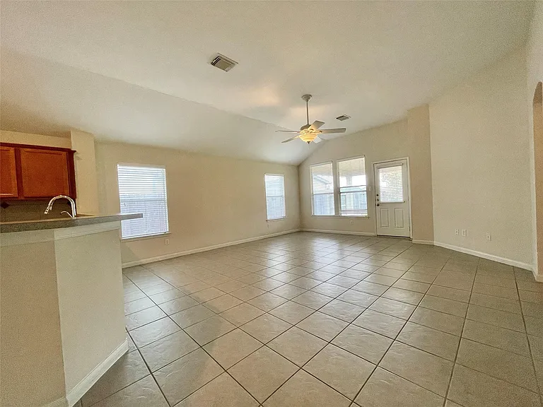 910 Pickett Hill Ln — Photo 9